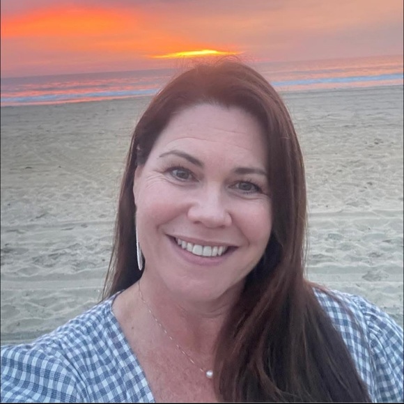 Meet your Posher, Christy - Picture 1 of 1